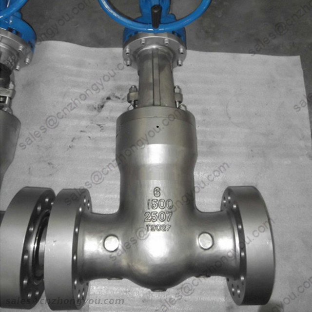 Duplex Steel Gate Valve, 6'' 1500LB, ASTM UNS S32750 Body, 2507 Trim, RTJ Ends, Gearbox Operated