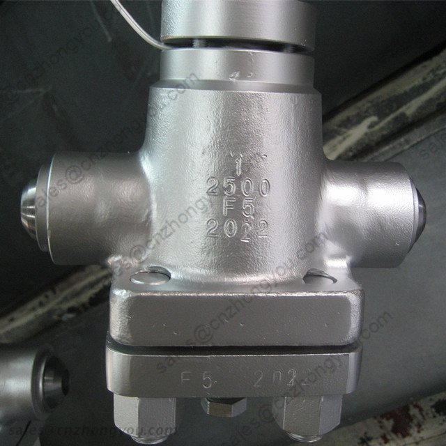 Forged Steel Plug Valve, 1'' 2500LB, ASTM A182 F5 Body, ASTM A182 F5 Trim, BW