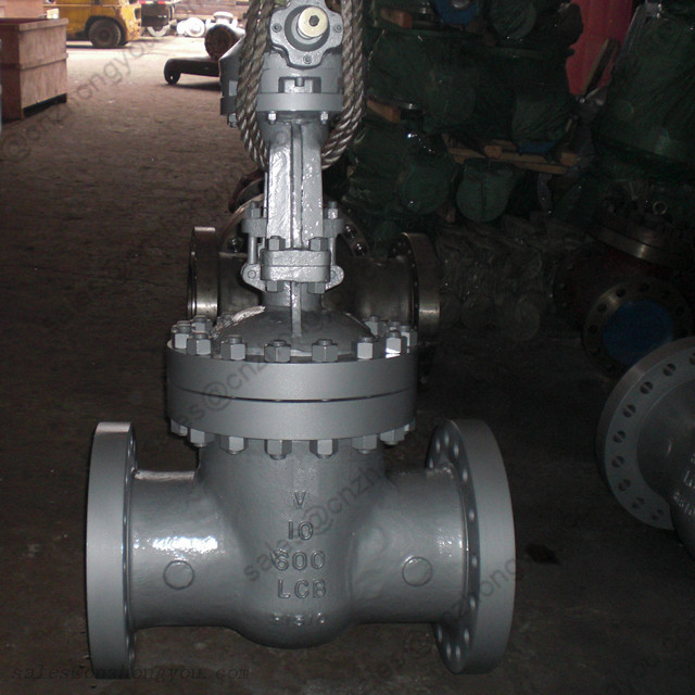 Low Temperature Gate Valve 10'' 600LB, ASTM A352 LCB Body, SS304 Trim, RTJ