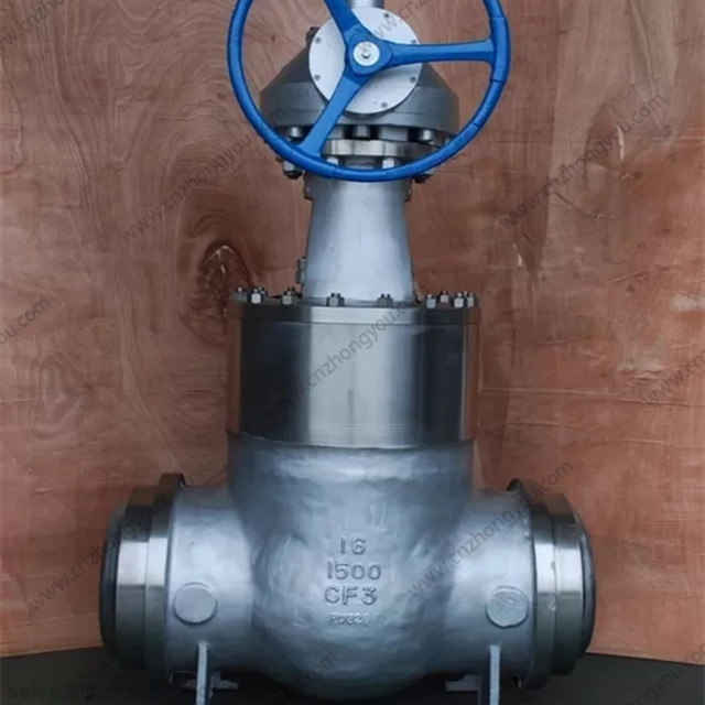 API Pressure Seal Gate Valve, 16'' 1500LB, ASTM A351 CF3 Body, ASTM A182 F304L, Butt Weld