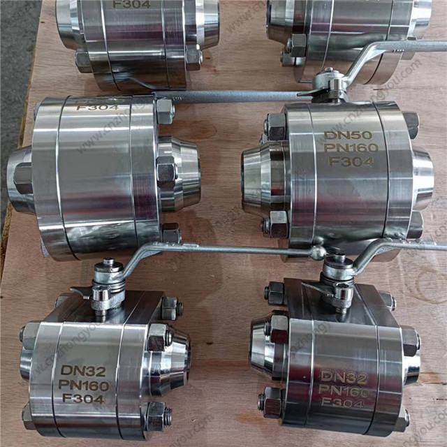 Forged Steel Ball Valve, DN32 PN160, F304 Body, F304 Ball, BW ends