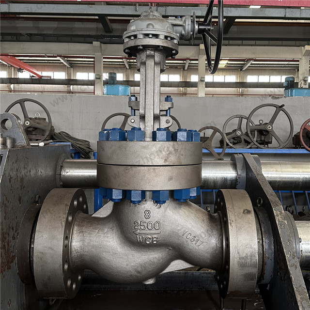 2500LB Bolted Bonnet Globe Valve, 8'' 2500LB, ASTM A216 WCB Body, ASTM A105 Trim, RTJ Ends