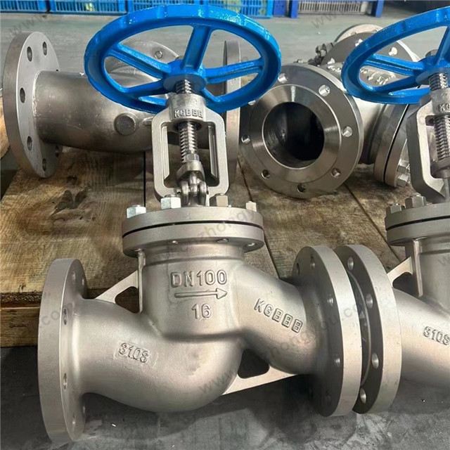 S Pattern Globe Valve, DN100 PN16, 310S Body, 310S Trim, RF Ends, Handwheel Operated