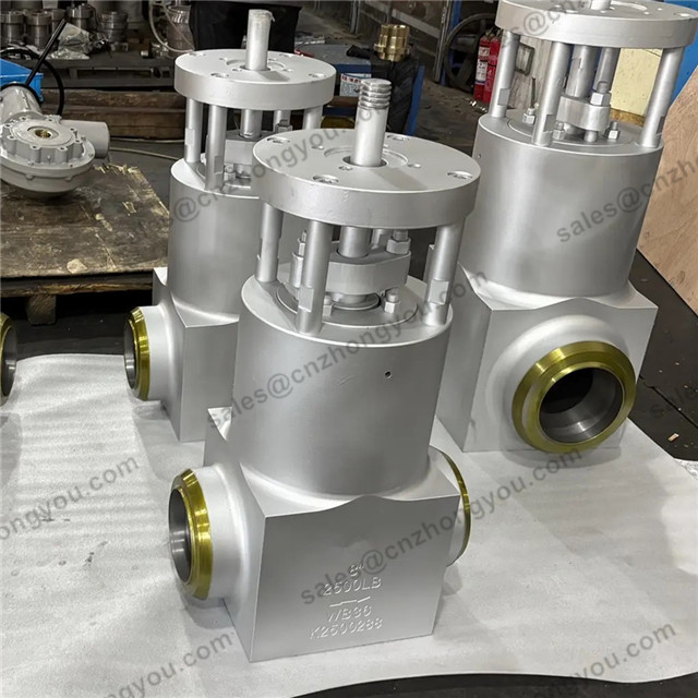 Forged Steel Gate Valve, 8'' 2500LB, WB36 Body, WB36 Trim, BW Ends, Bare Stem