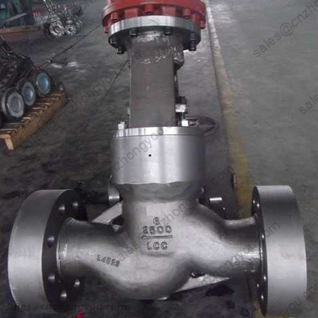 Pressure Seal Cryogenic Globe Valve, 5'' 2500LB, ASTM A352 LCC Body, SS304 Trim, RTJ Ends, Gearbox Operation