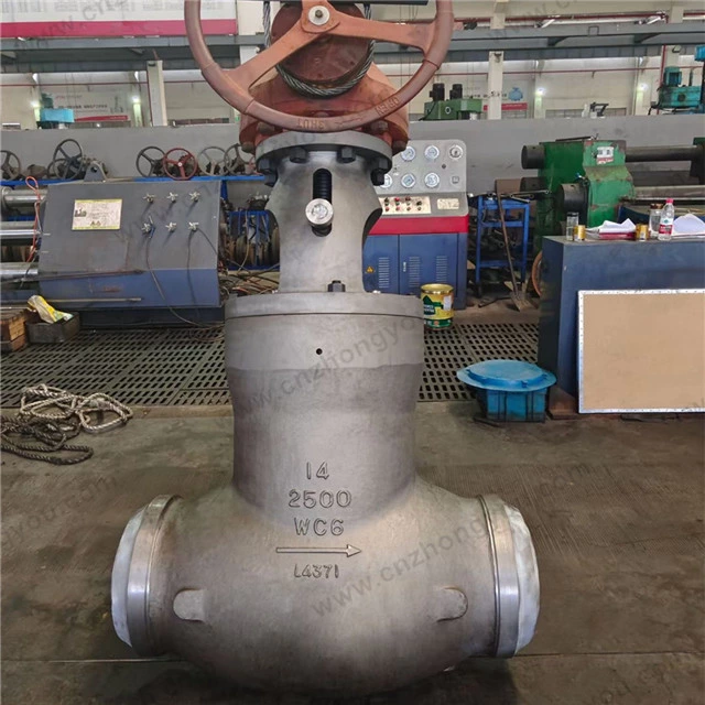 Pressure Seal Bonnet Globe Valve, 14'' 2500LB, ASTM A217 WC6 Body, #5 Trim, BW Ends