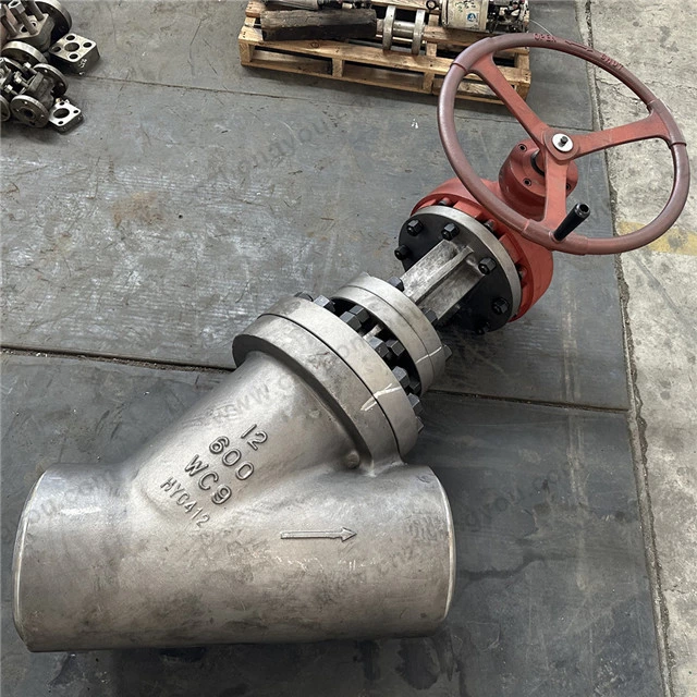 Alloy Steel BB Y Pattern Globe Valve, 12'' 600LB, ASTM A217 WC9 Body, ASTM A217 WC9 Trim, BW Ends